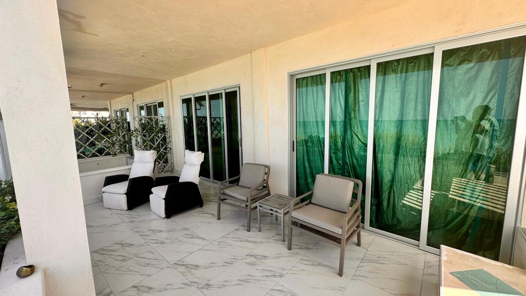 Apartment Deco 1 Beachfront