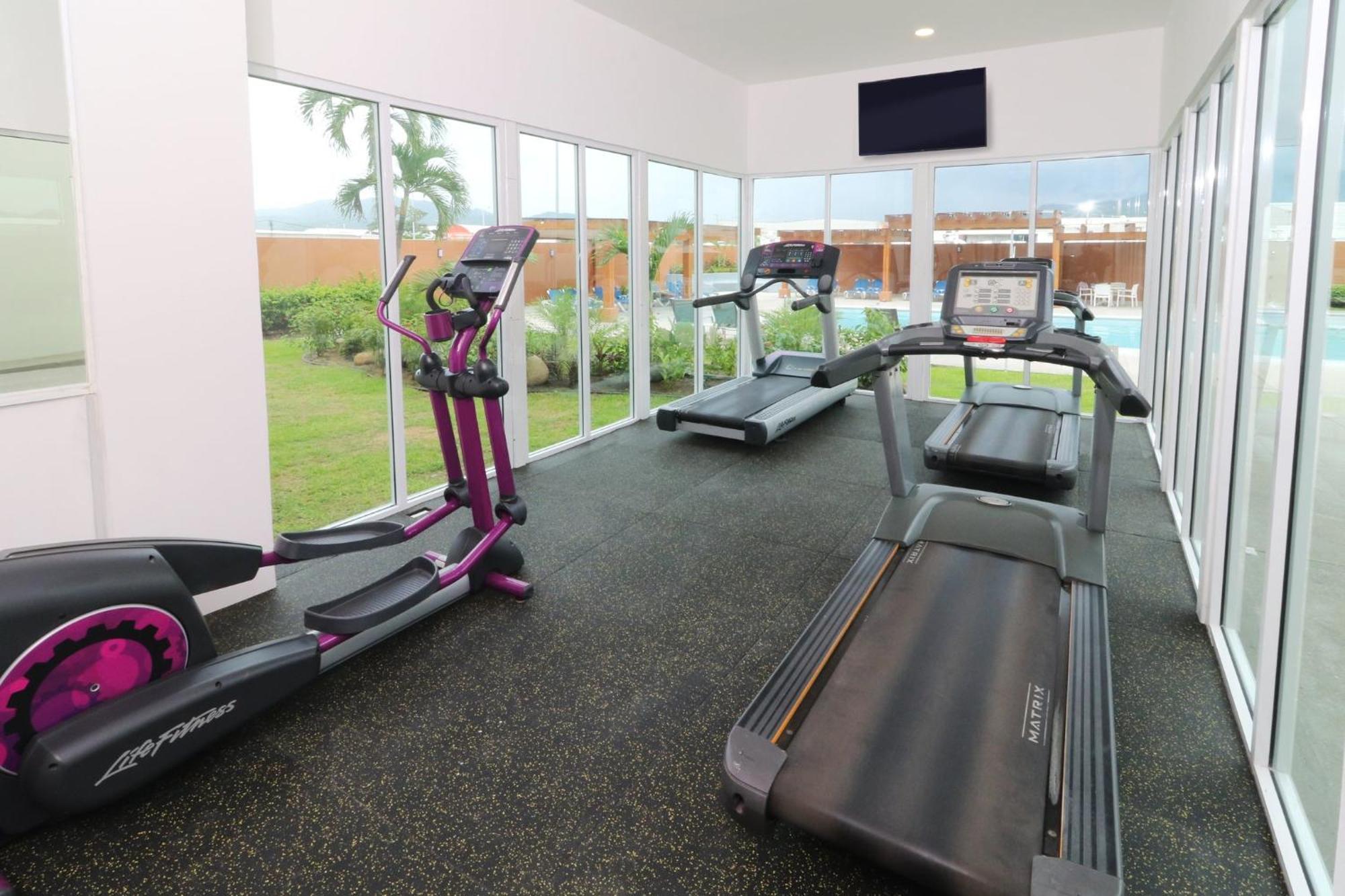 Express By Ihg Hotel 4*