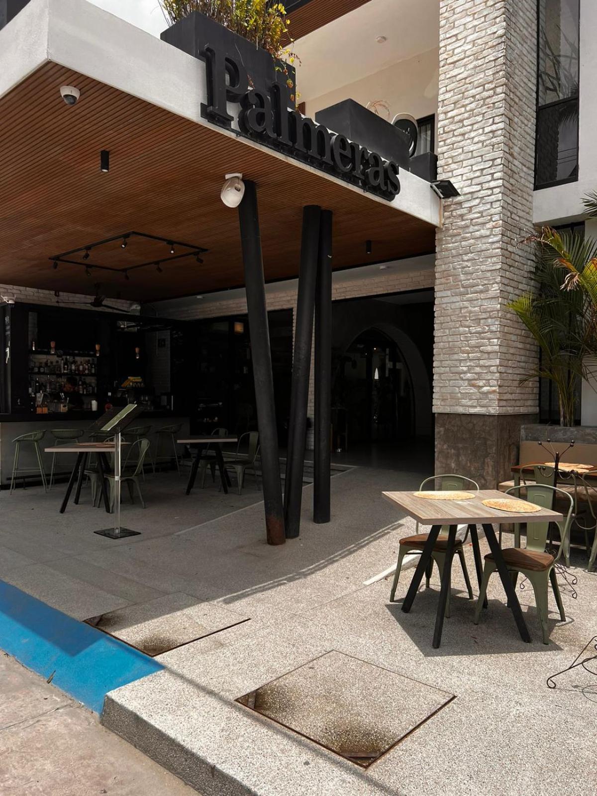 Palmeras Hotel