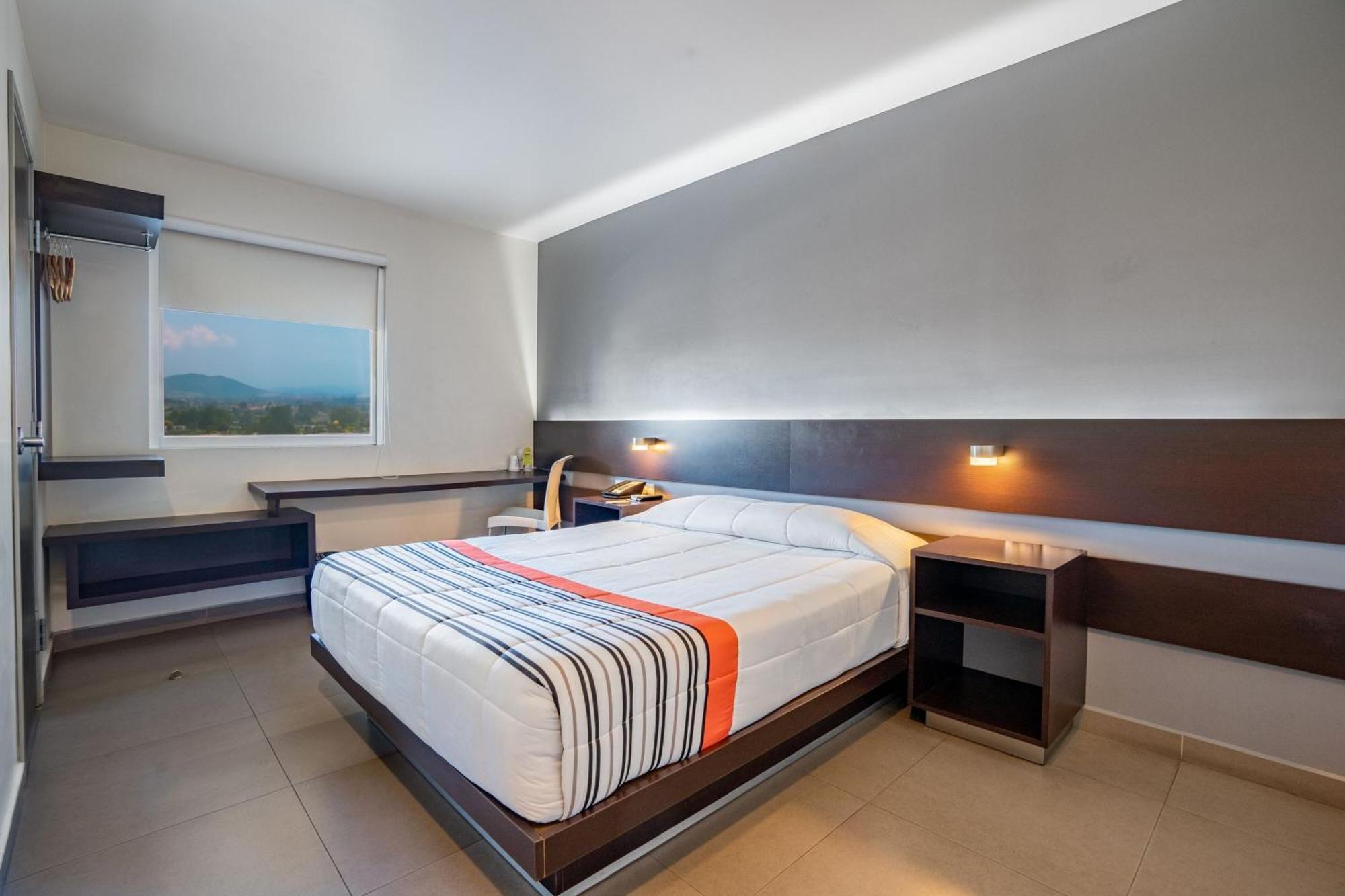 Hotel Express Junior By Marriott Centro 3*