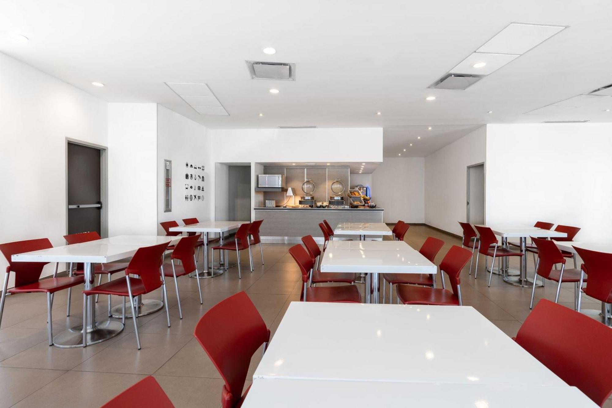 Express Junior By Marriott Centro Hotel 3*