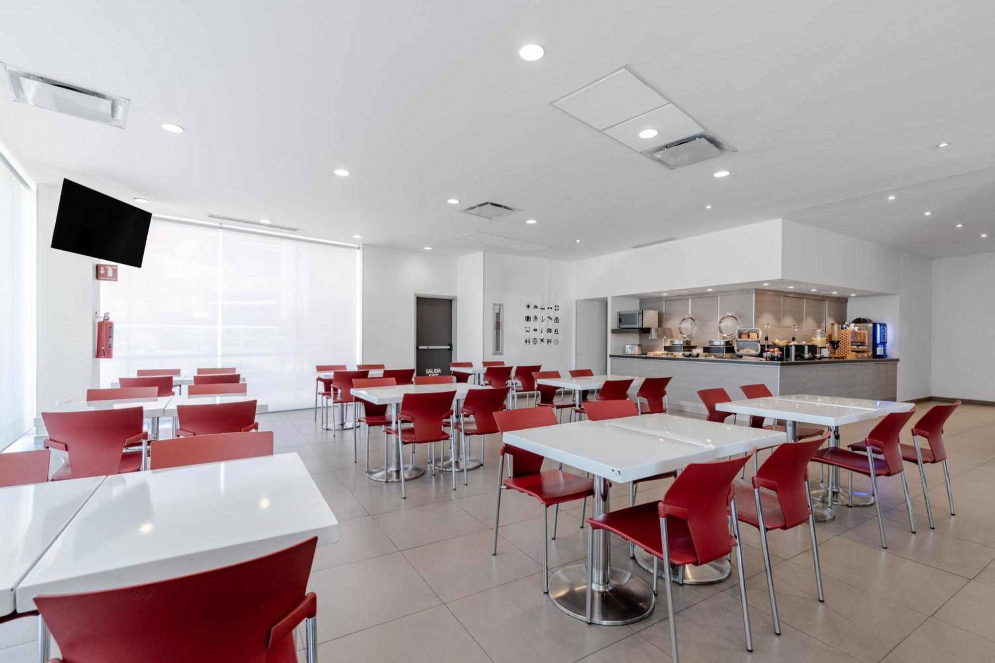 Hotel Express Junior By Marriott Centro Aguascalientes