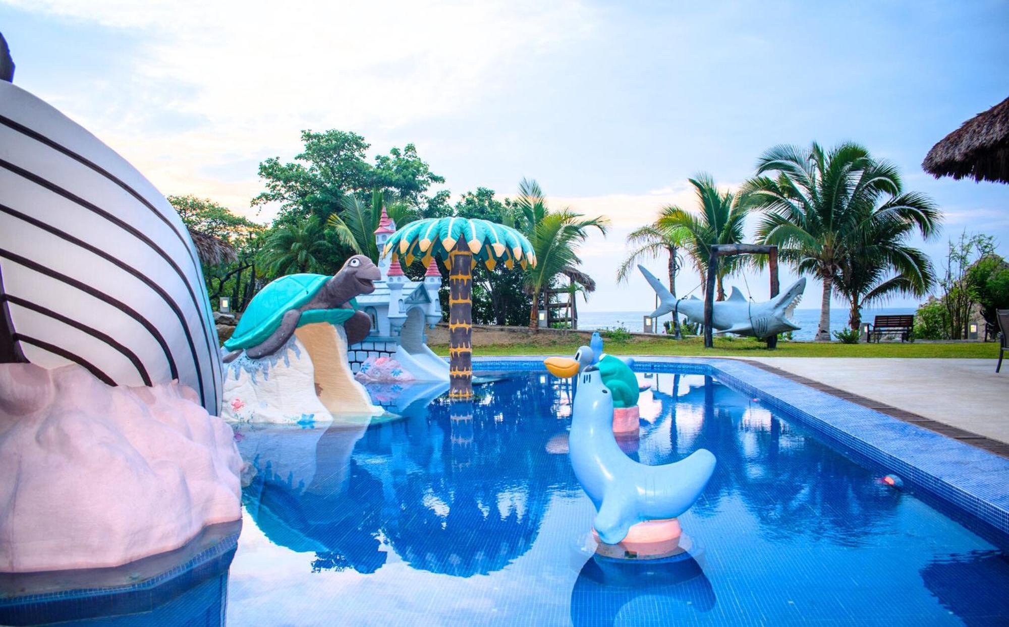 Coral Blue Huatulco 4*