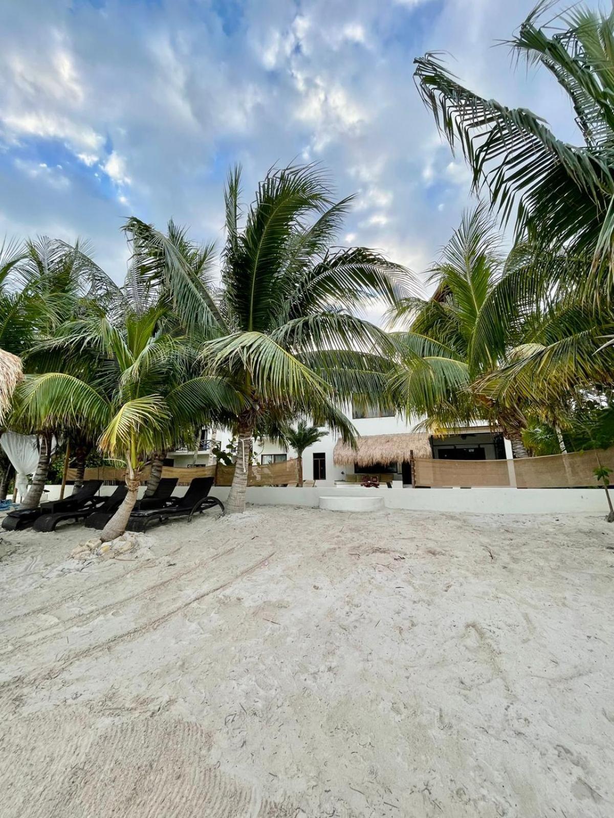 Hotel La Puerta Azul Beachfront - Adults Only 4*