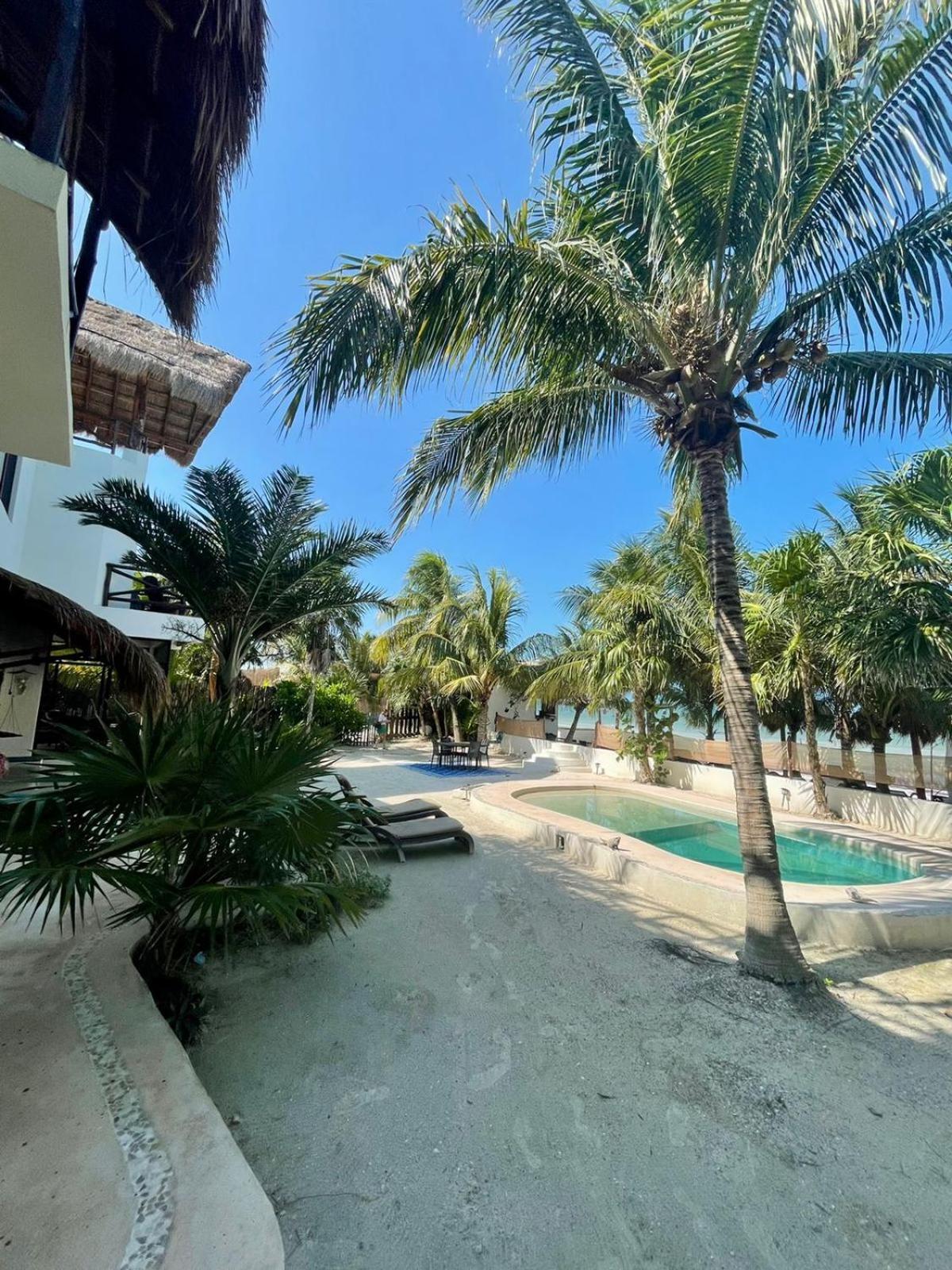 La Puerta Azul Beachfront - Adults Only 4* Isla Holbox