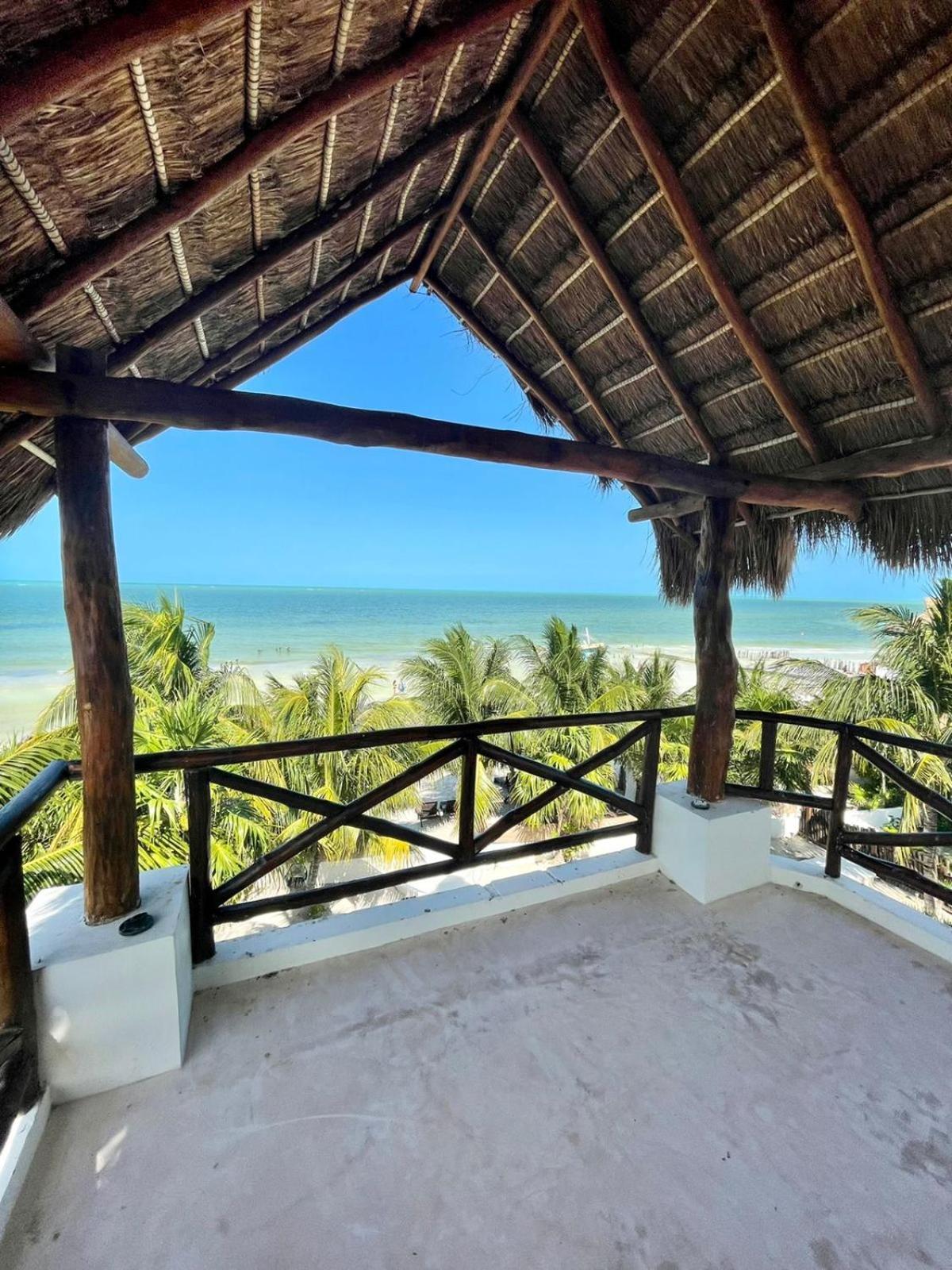 La Puerta Azul Beachfront - Adults Only