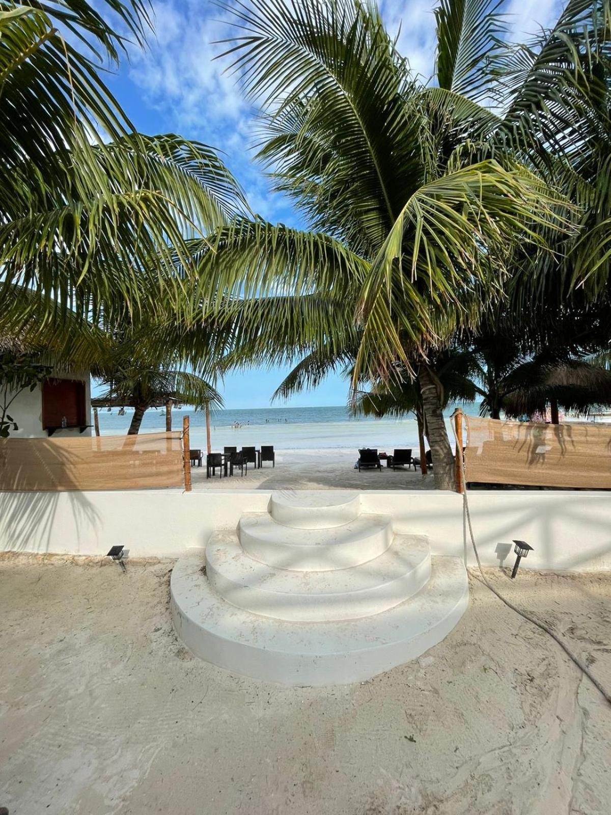 Hotel La Puerta Azul Beachfront - Adults Only