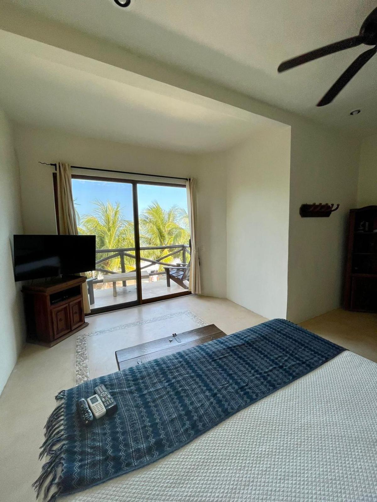La Puerta Azul Beachfront - Adults Only