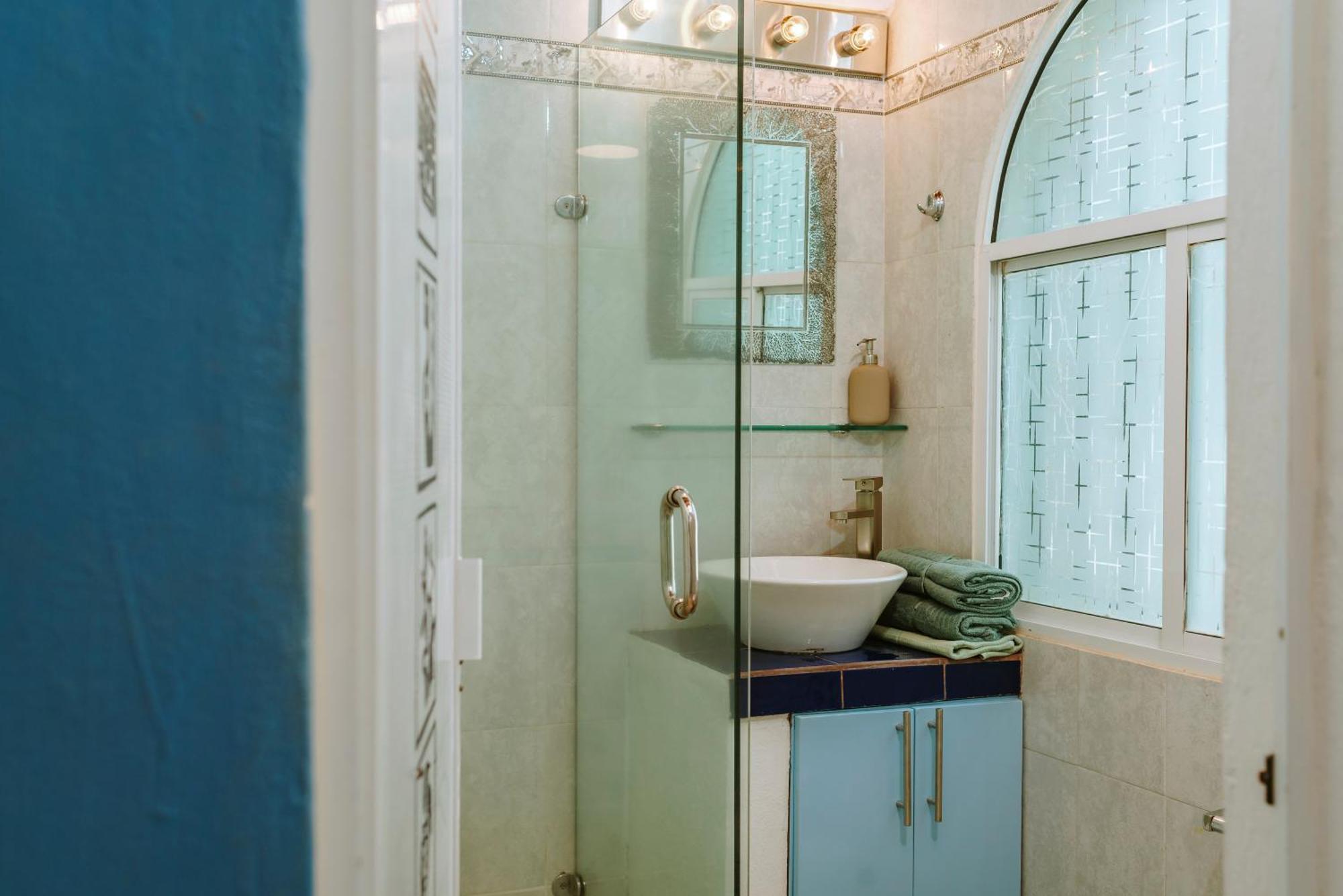 Le Petit Bonheur Terrace - Private Calm And View Apartment