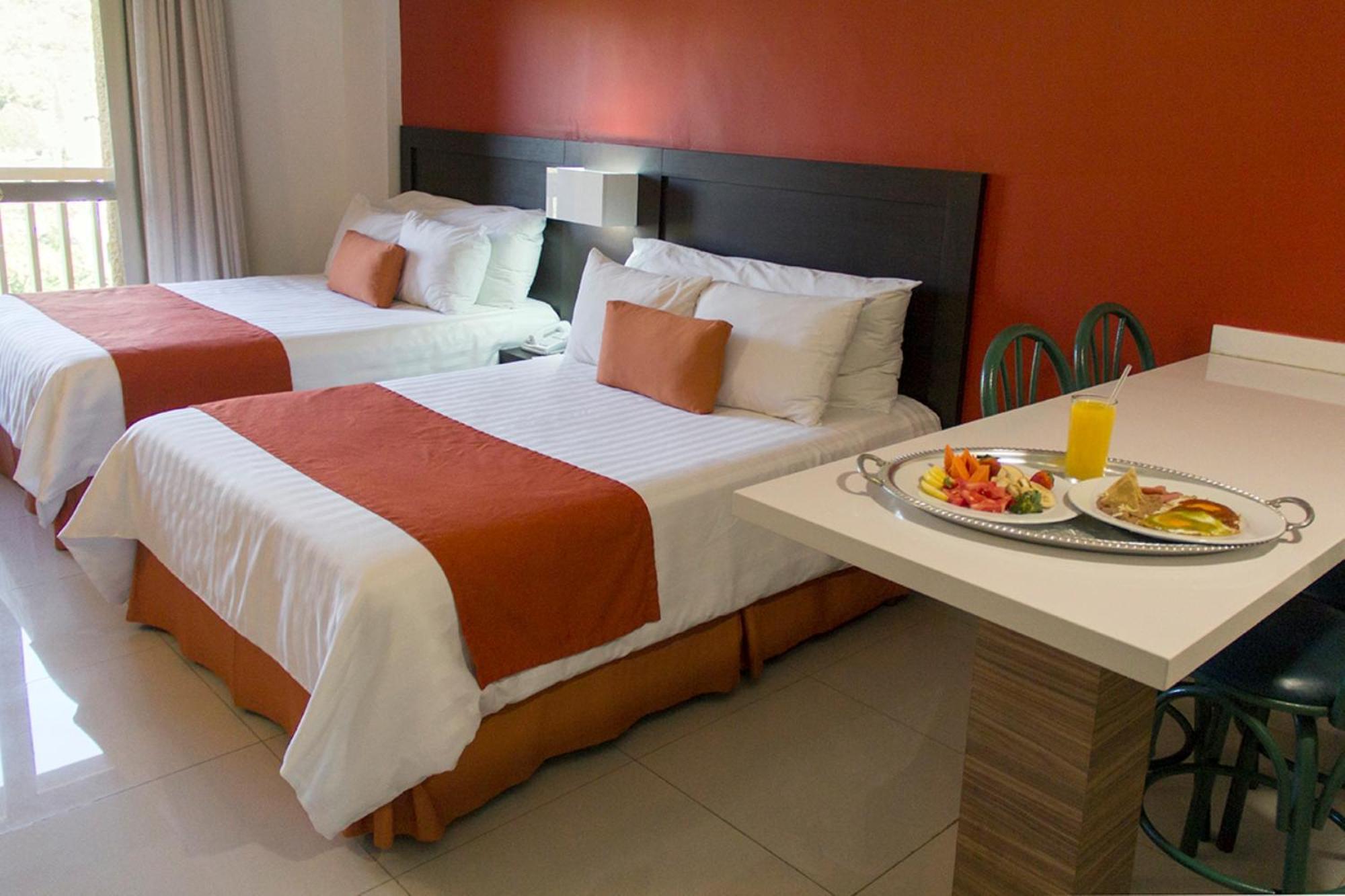 Bahia Escondida 4*