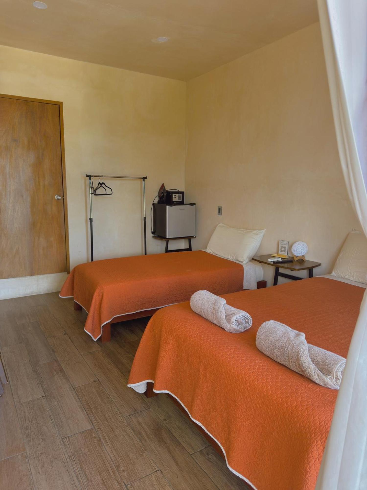Hotel Mandarina *