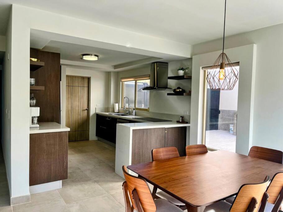 Beautiful New Modern Home, Perfectly Located Between Valle De Guadalupe And Downtown Ensenada! El Sauzal (Baja California)