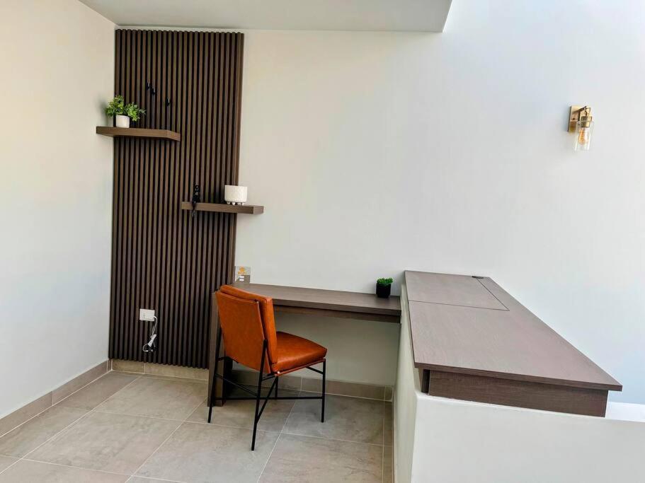 Beautiful New Modern Home, Perfectly Located Between Valle De Guadalupe And Downtown Ensenada! Holiday home