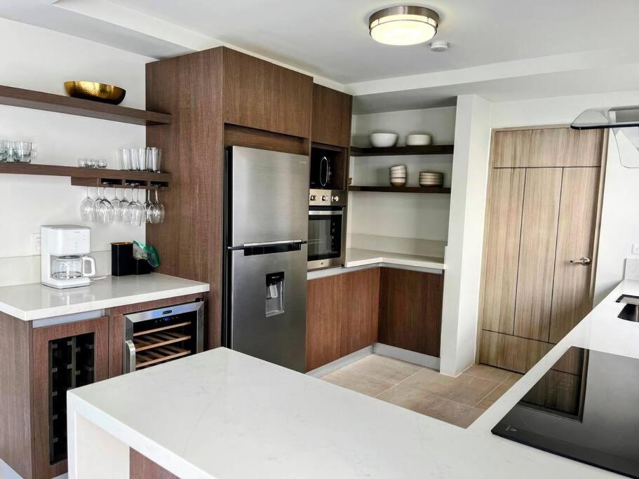 Beautiful New Modern Home, Perfectly Located Between Valle De Guadalupe And Downtown Ensenada! Holiday home