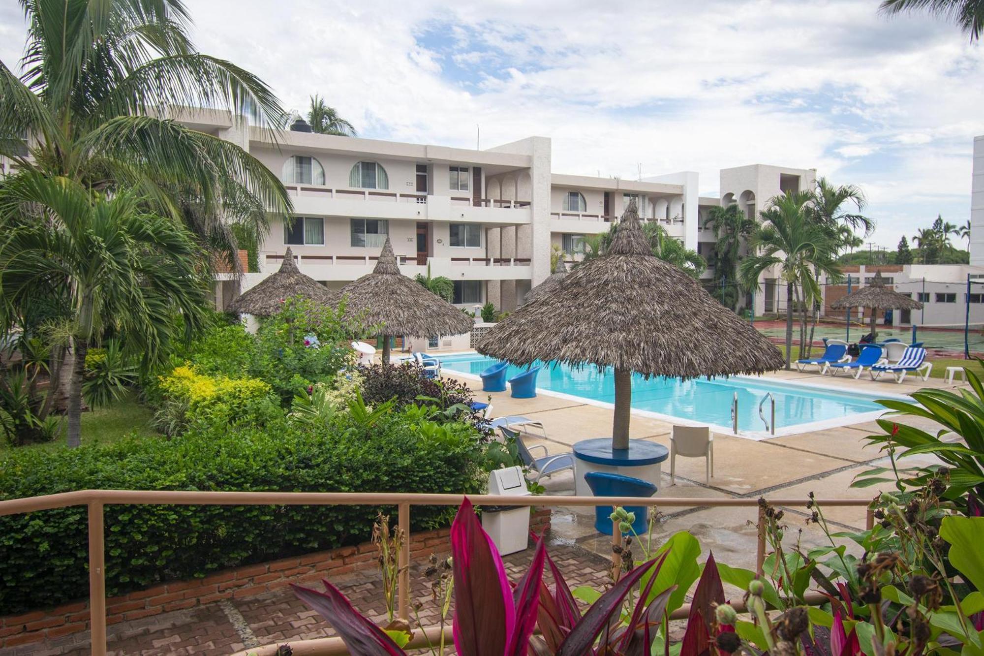 Apartment Colorful Retreat In Playa Escondida *