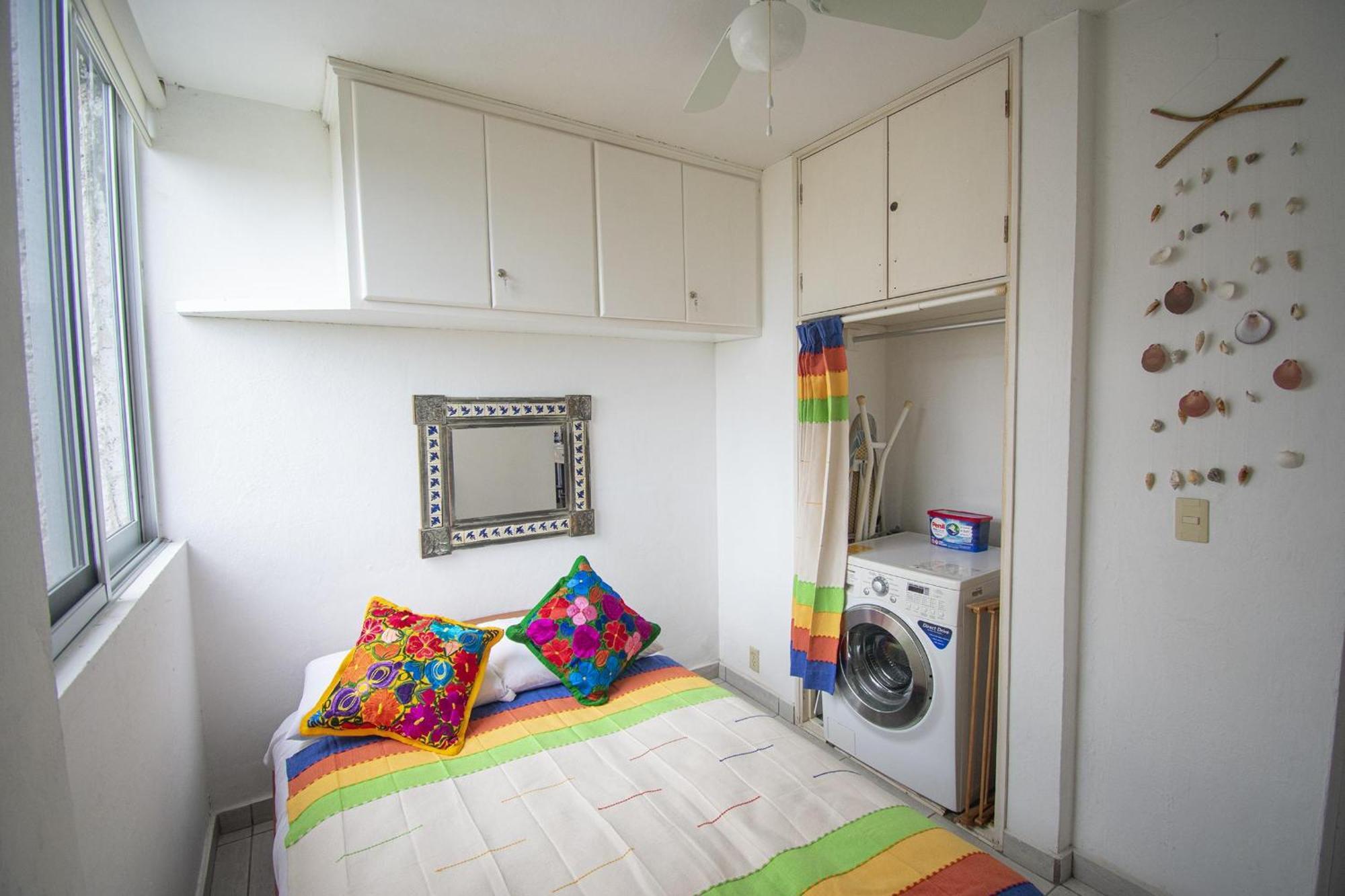 Colorful Retreat In Playa Escondida *