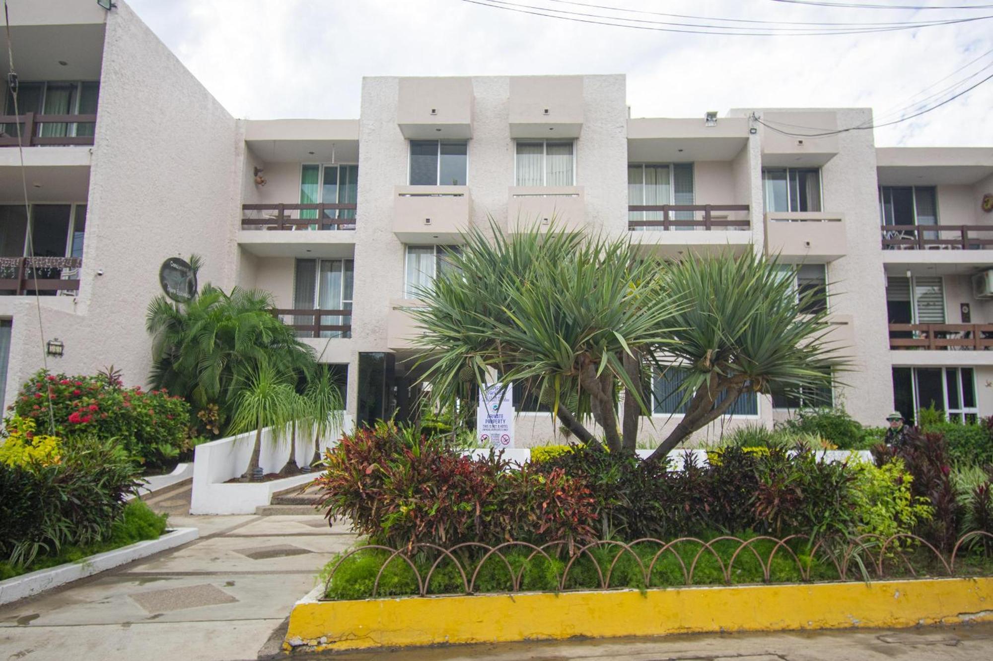 Colorful Retreat In Playa Escondida *