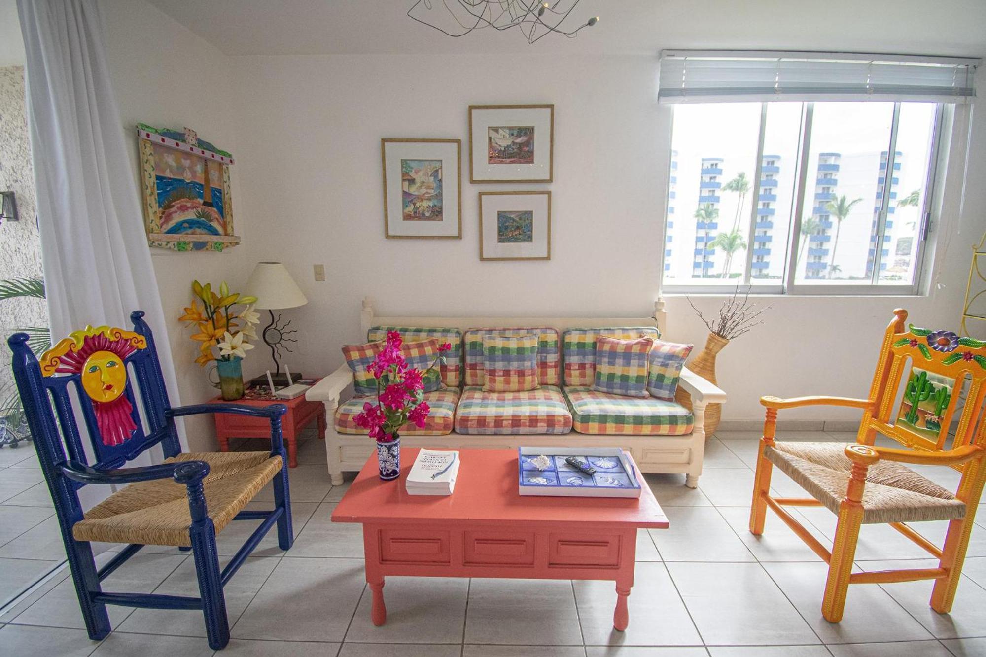 Colorful Retreat In Playa Escondida Apartment *