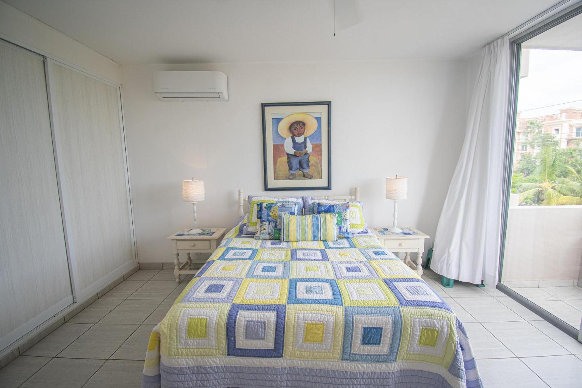 Colorful Retreat In Playa Escondida