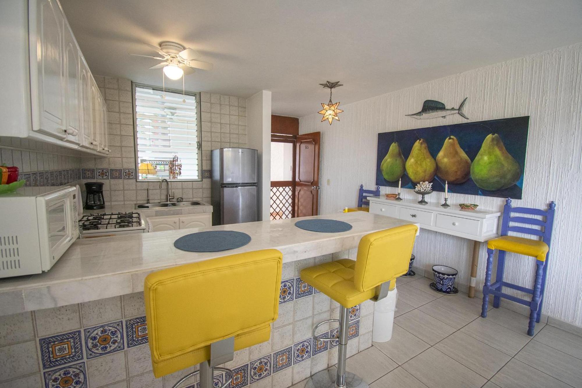Colorful Retreat In Playa Escondida *