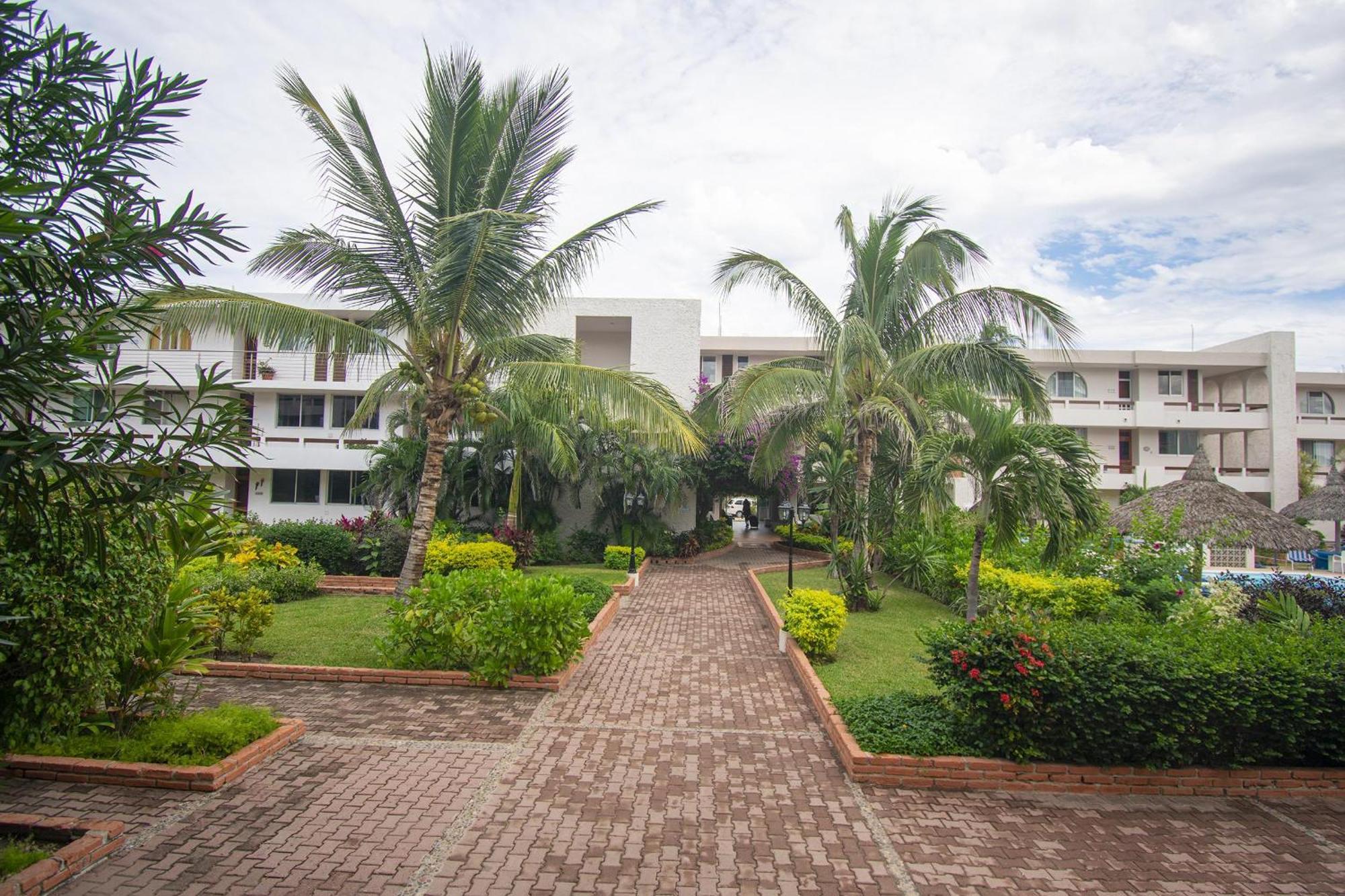 Apartment Colorful Retreat In Playa Escondida *