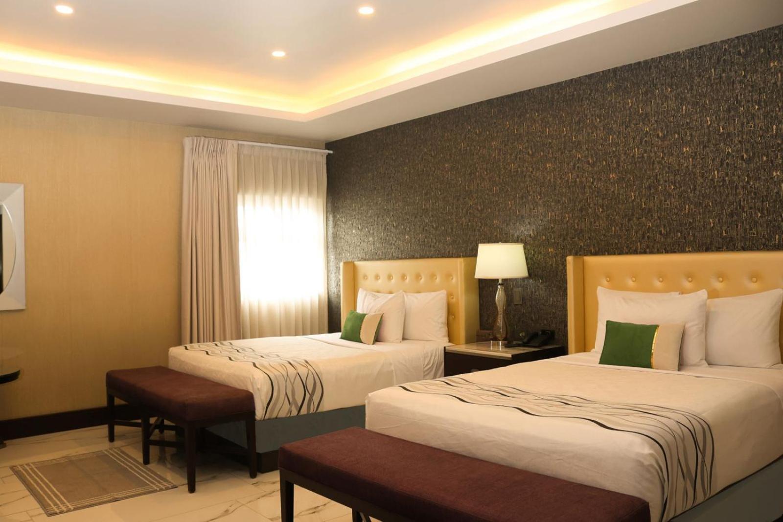 Grand One Plaza
