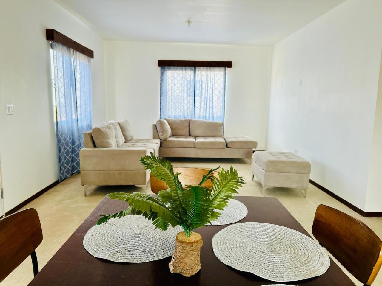 Oak Point Bay View Lodge *