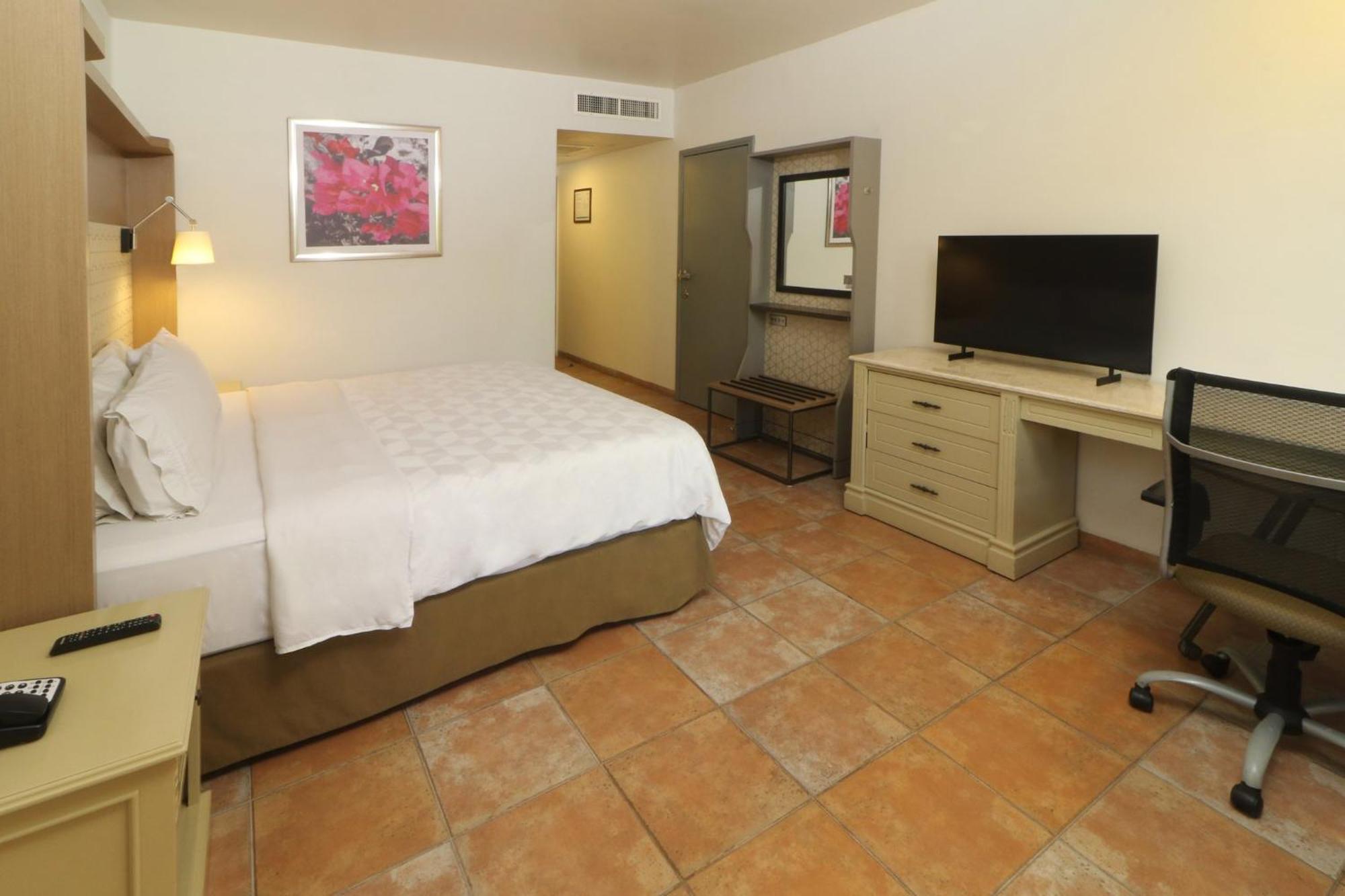 Hotel By Ihg
