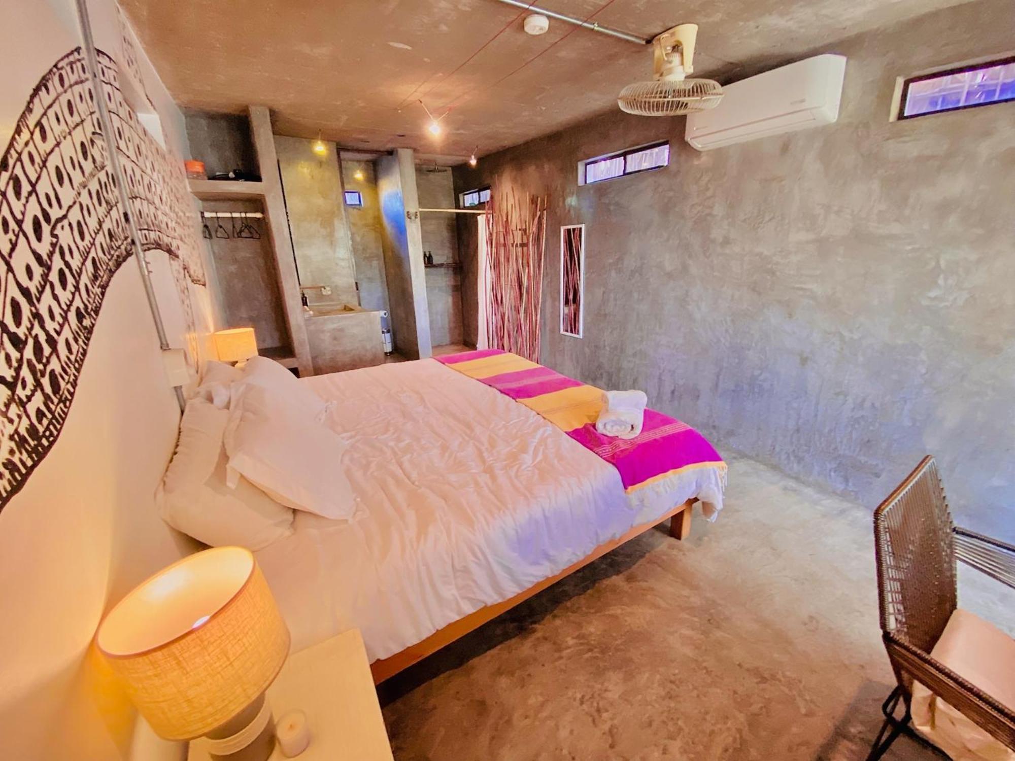 Perro Surfero Hotel Todos Santos