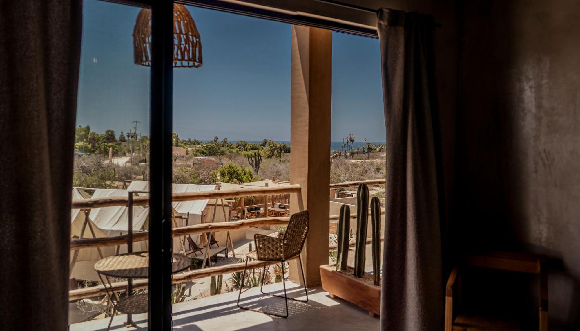 Baja Temple Hotel *