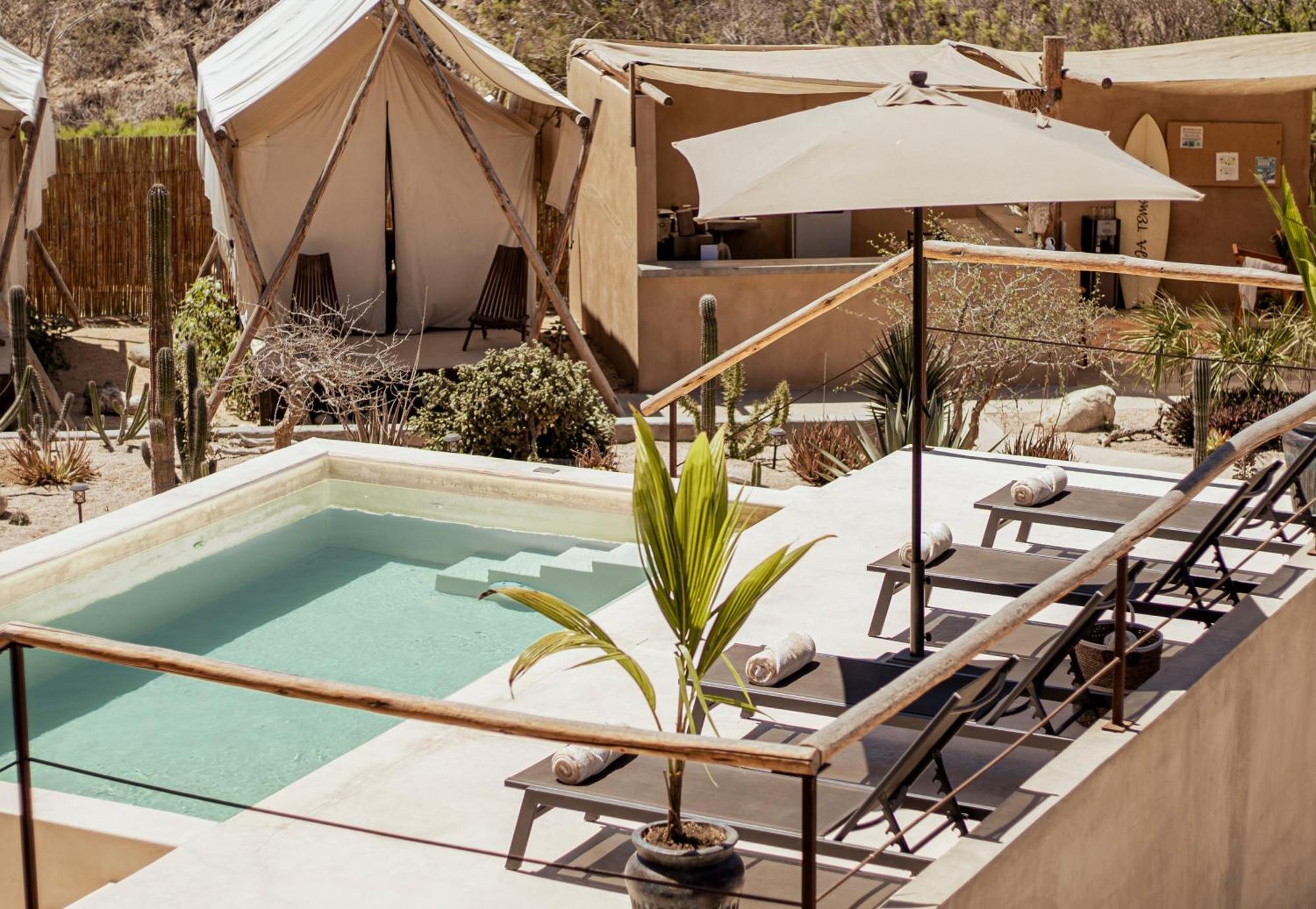 Hotel Baja Temple
