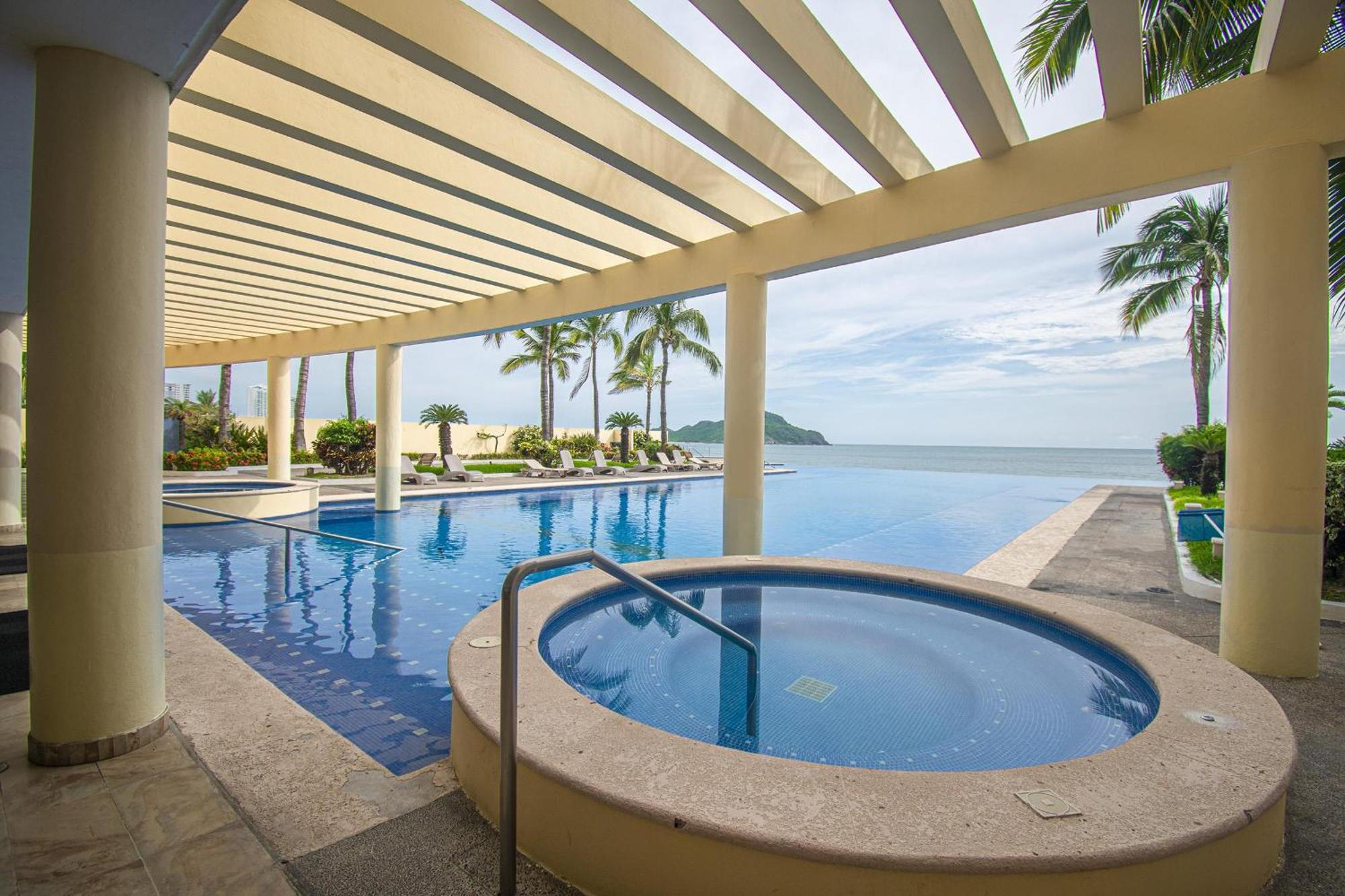 Heated Pool Stunning Las Gavias Golden