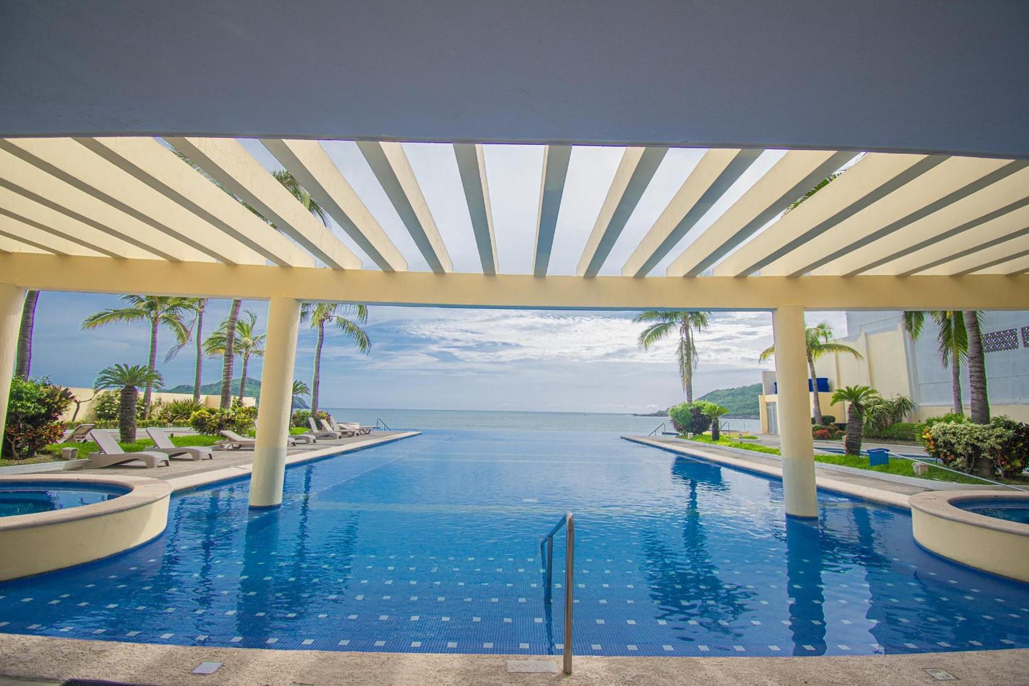 Heated Pool Stunning Las Gavias Golden Apartment