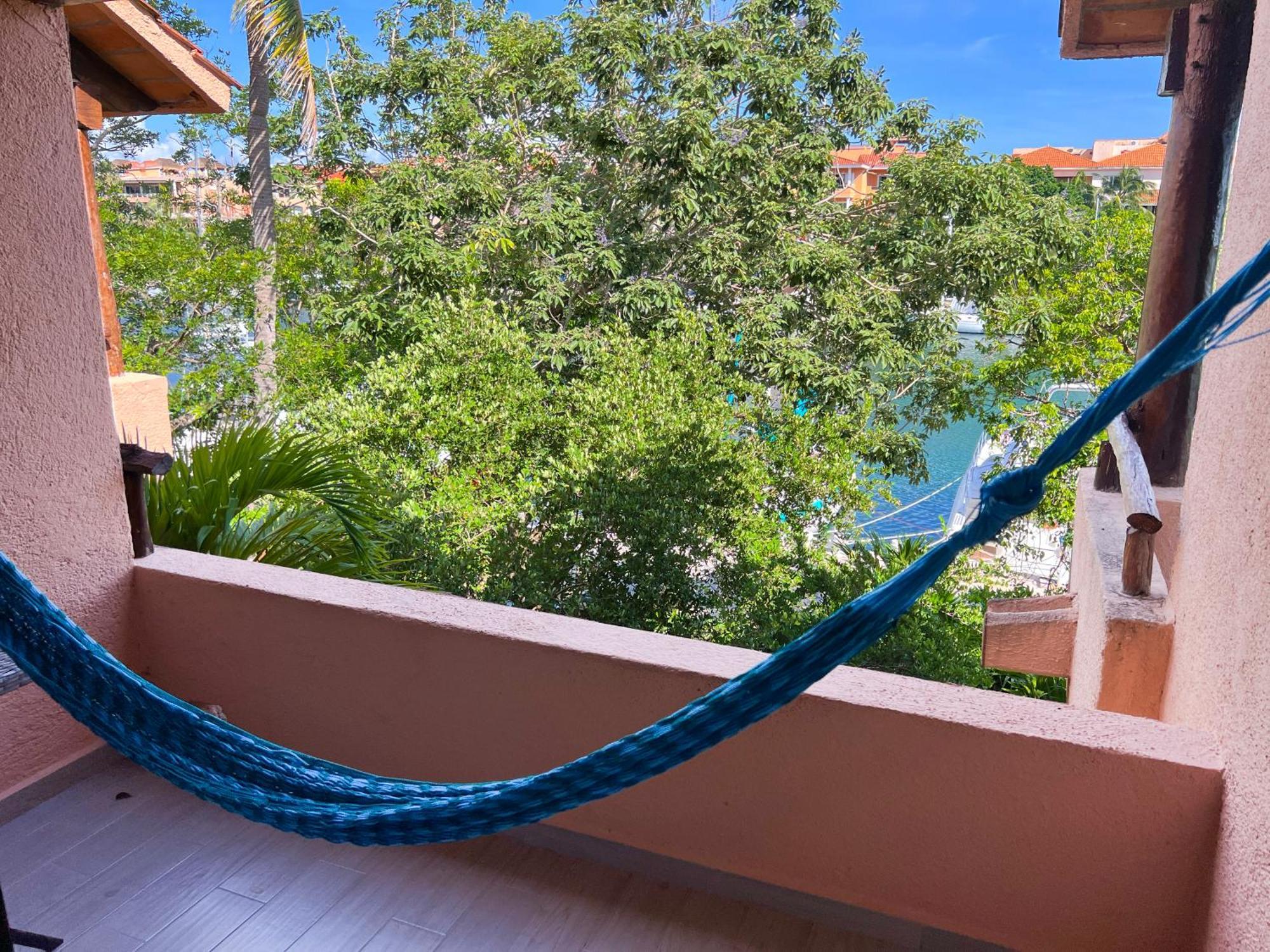 Apartment Ocean & Marina Views,affordable,spoil Yourself! *