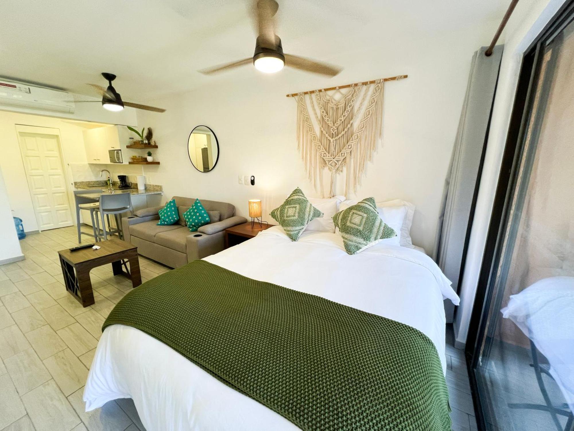 Ocean & Marina Views,affordable,spoil Yourself! Apartment