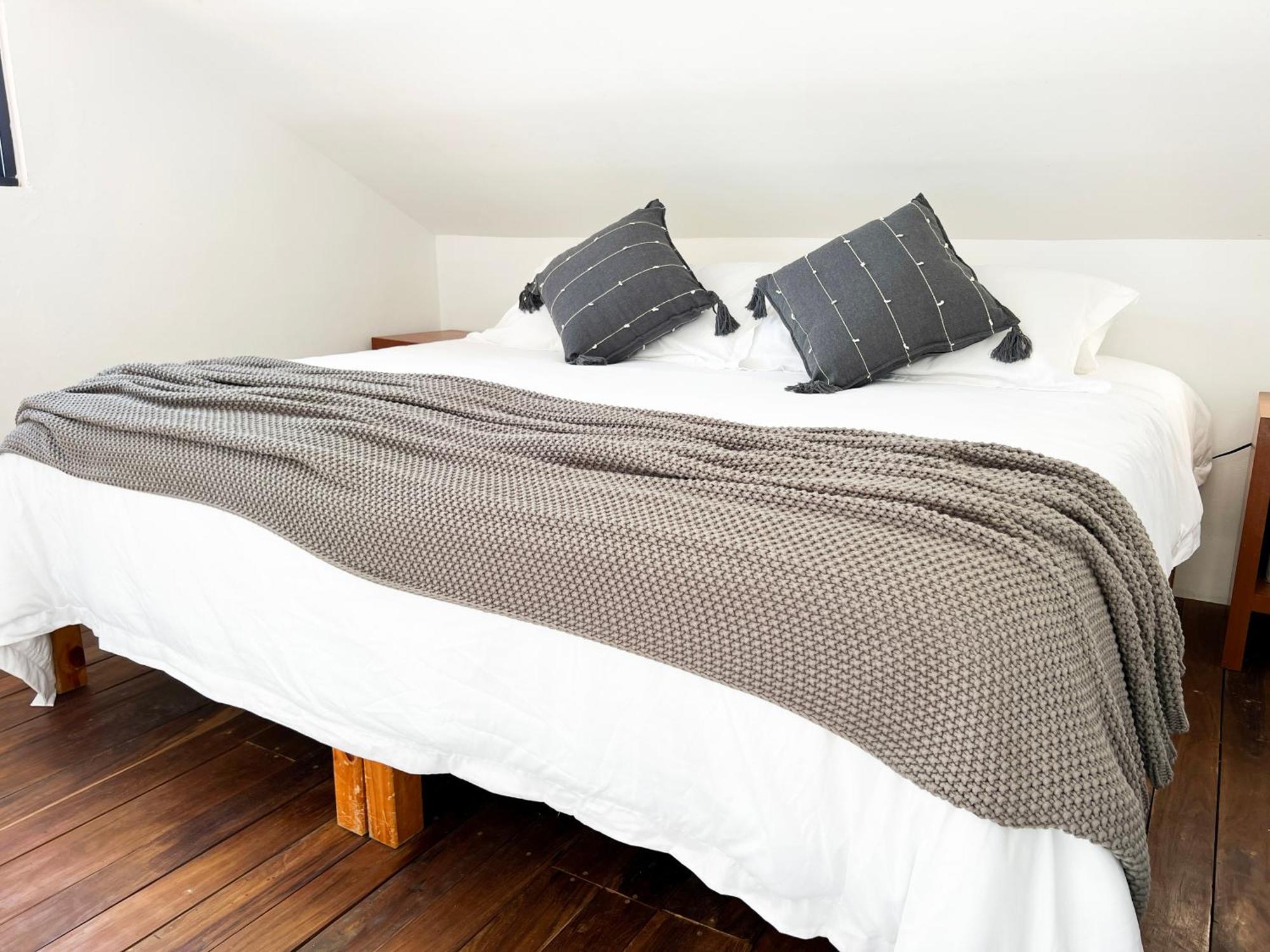 Apartment Ocean & Marina Views,affordable,spoil Yourself!