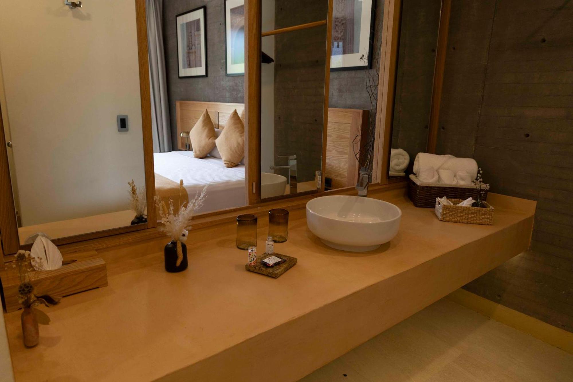 Xolatlaco Boutique