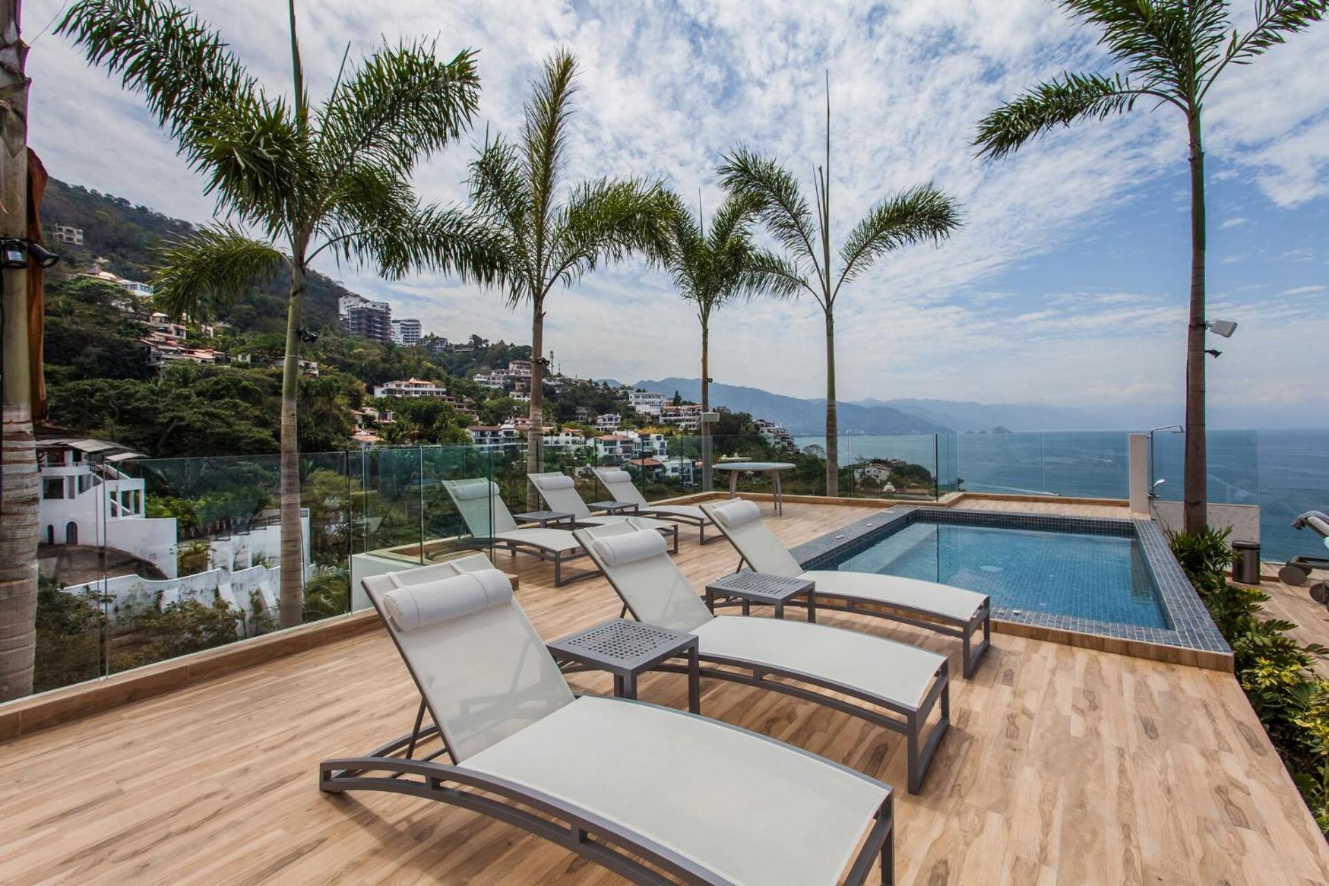 3 Bedroom Sayan 2500 Sf Luxury Oceanfront *
