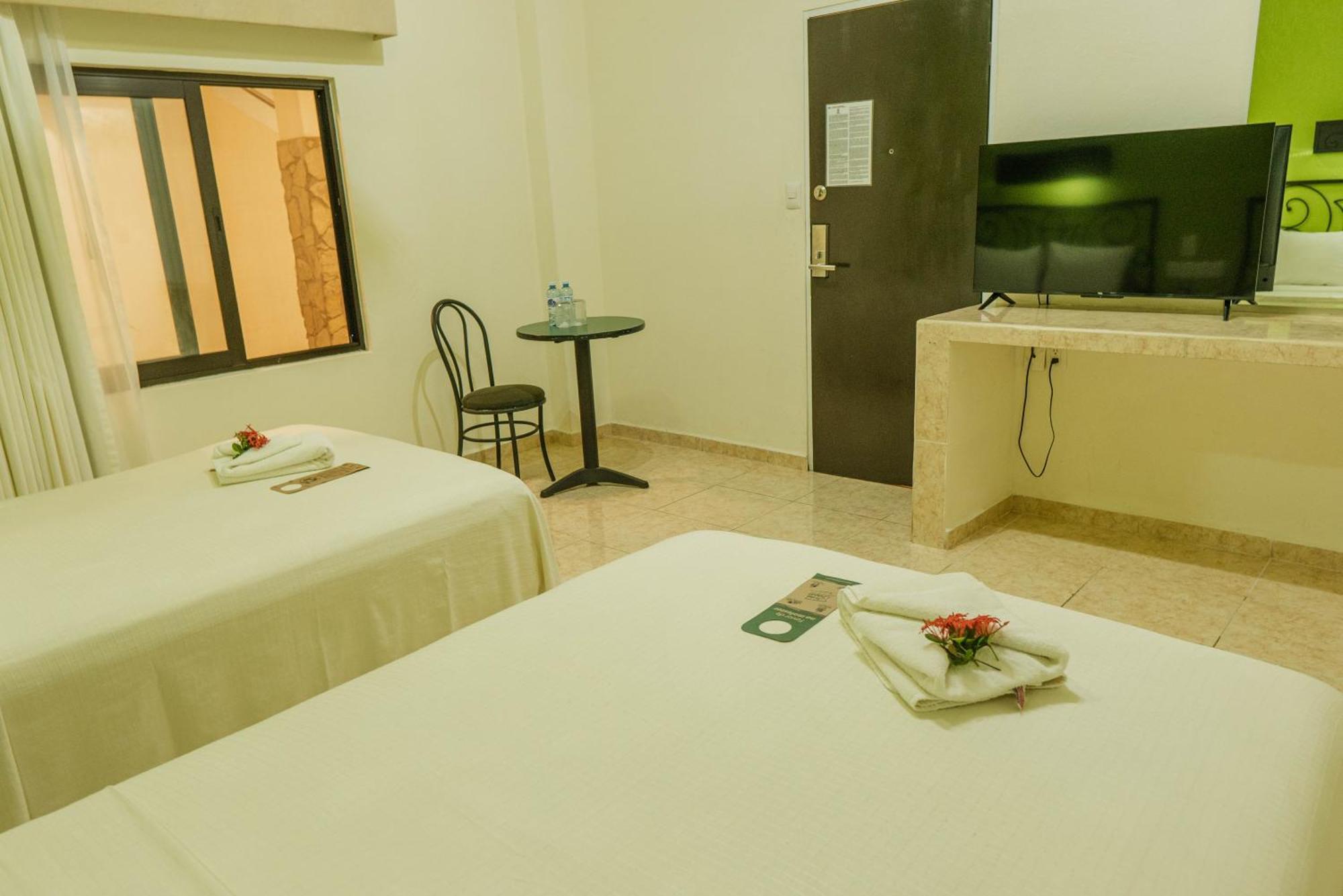 Hotel Maya Tulipanes Express 3*