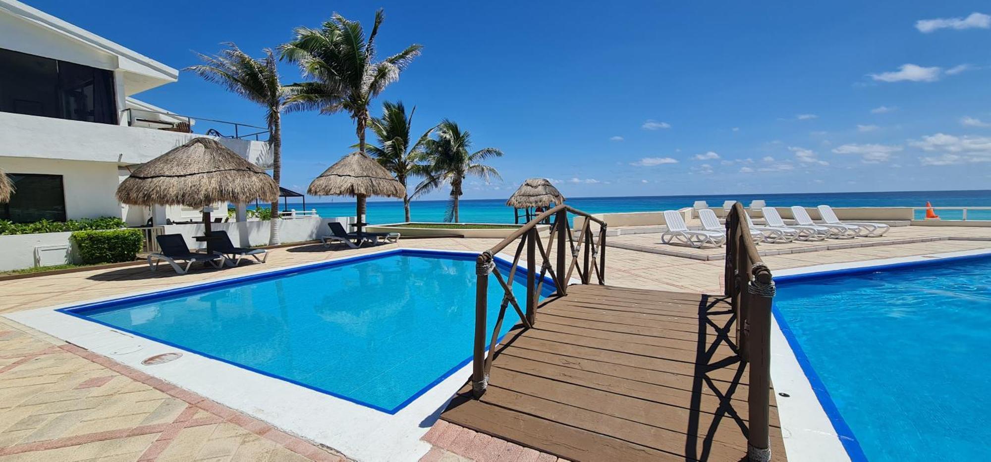Brisas, Beyond Expectations Oceanfront Apartment *