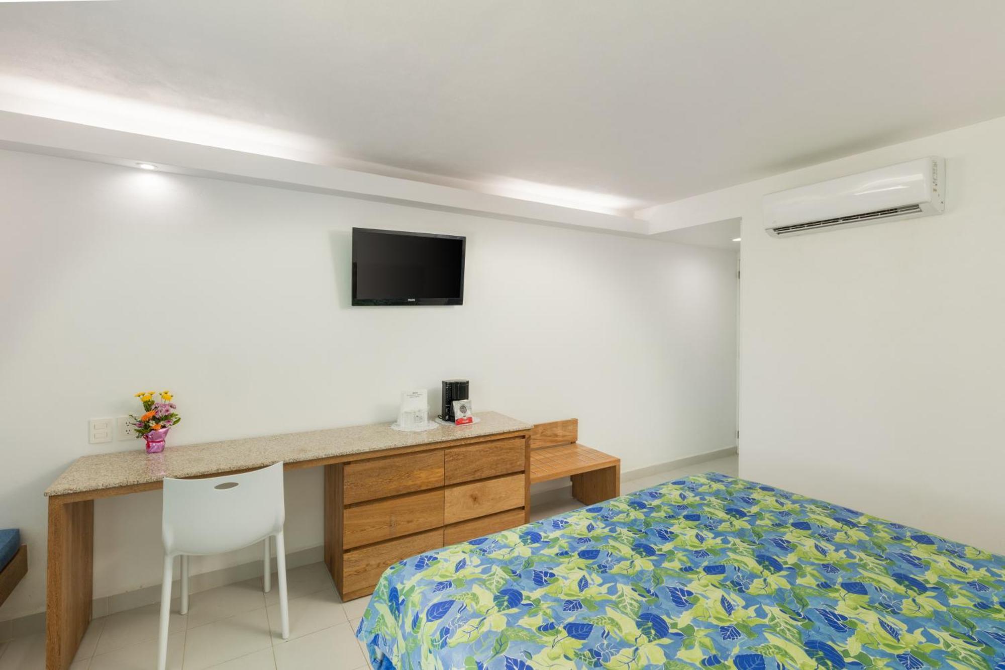 Real Ixtapa Hotel