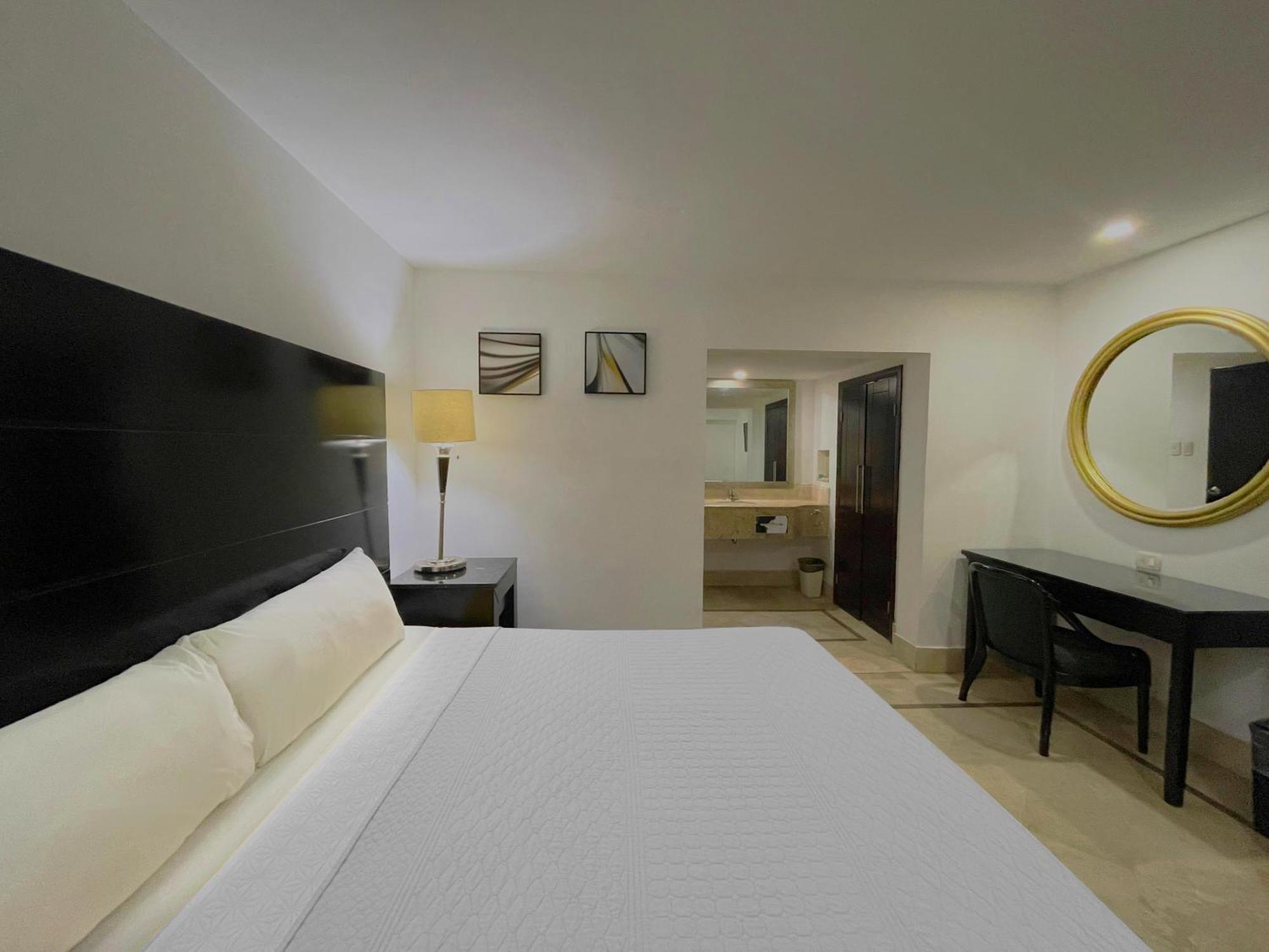 Wyndham Garden Mochis Plaza Hotel 5*