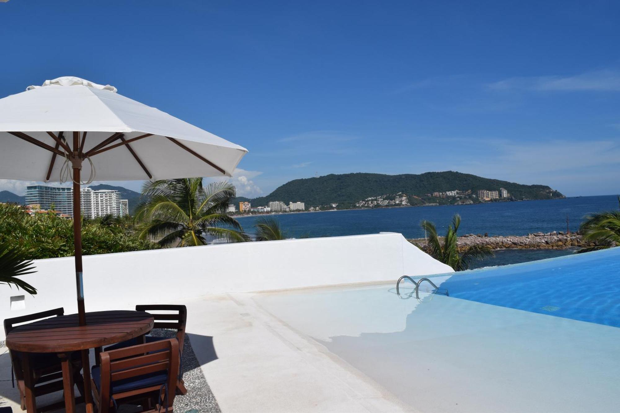 Ixtapa Zihuatanejo Alegria Y Familia *