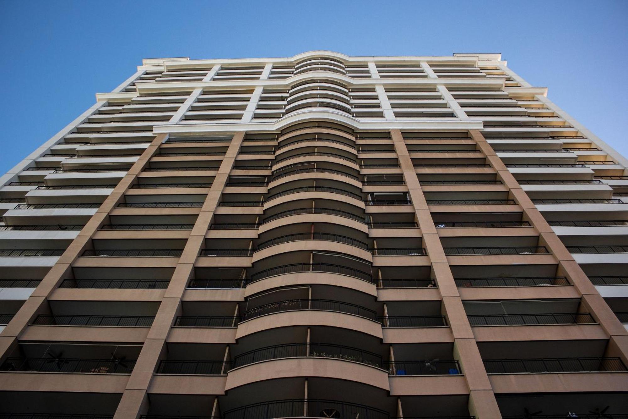 Apartment 2condo With Balcony Sharing - Outstanding!