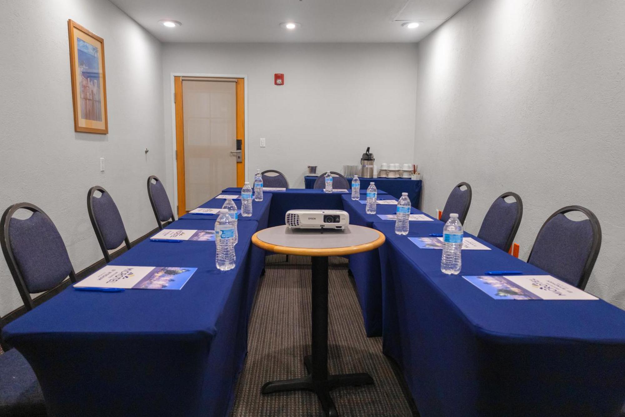 Microtel & By Wyndham Hotel 3*