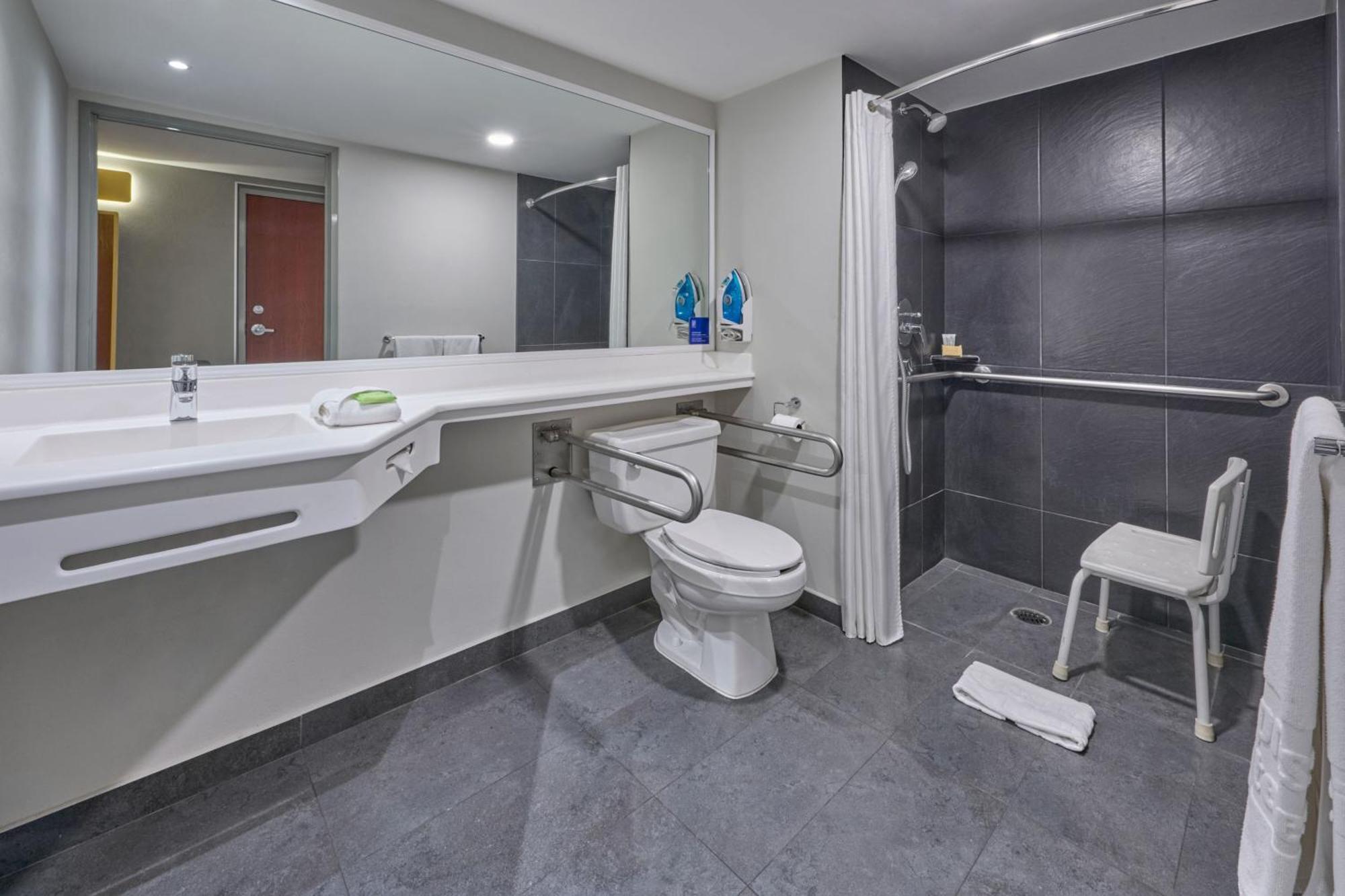 Express By Marriott Hotel 4*