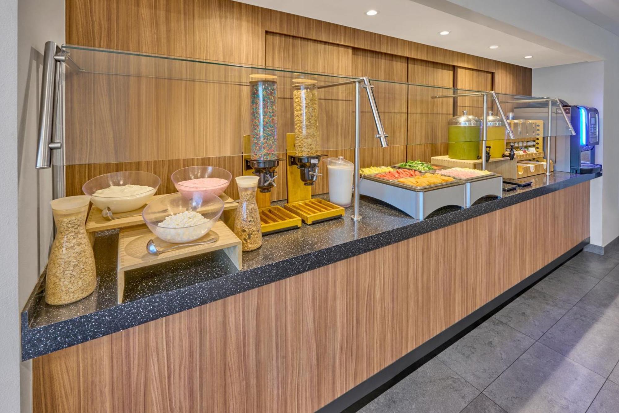 Express By Marriott Hotel