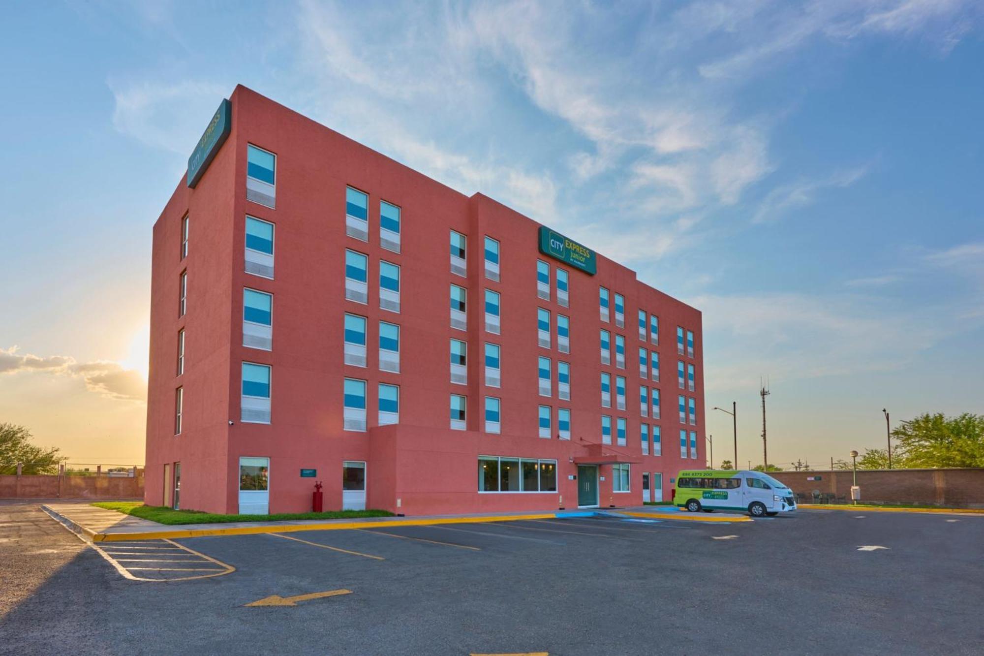 Hotel Express Junior By Marriott 3*