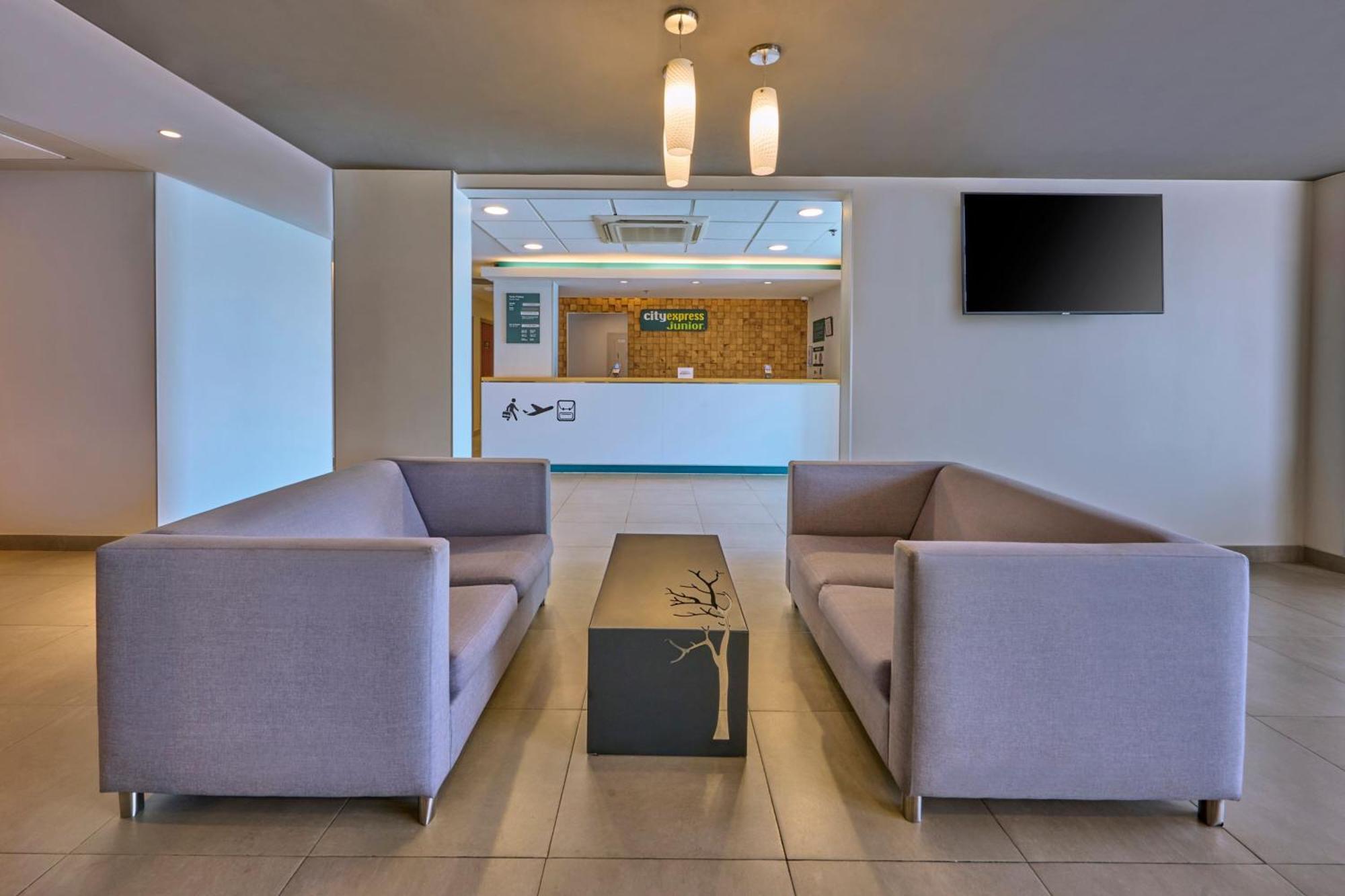 Express Junior By Marriott