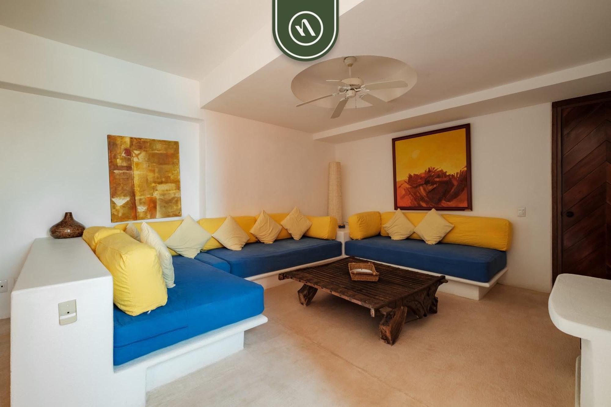 4 Bedroom Penthouse - Breathtaking Views - Private Pool *